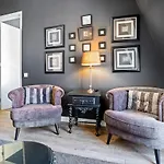 Vintage 1-bedroom Oasis Center Appartement *