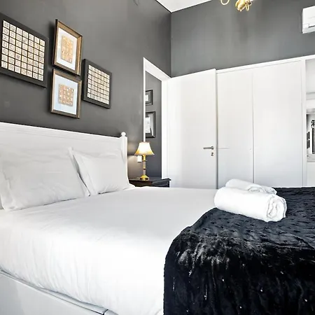 Vintage 1-bedroom Oasis Center Apartment *
