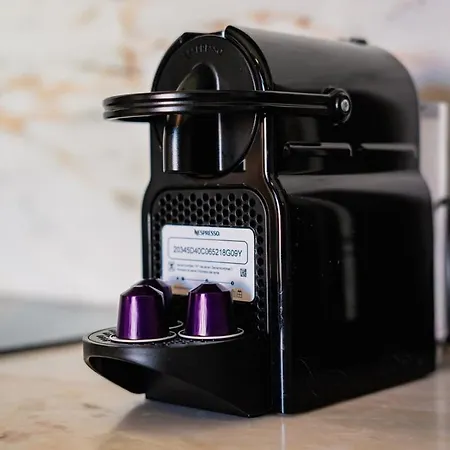 Vintage 1-bedroom Oasis Center *